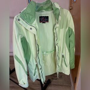 Great condition! Zero exposure- women’s size small- zipper jacket. 2 toned green